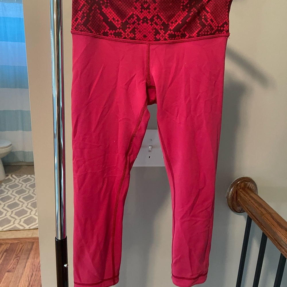 Lululemon crops size 6
